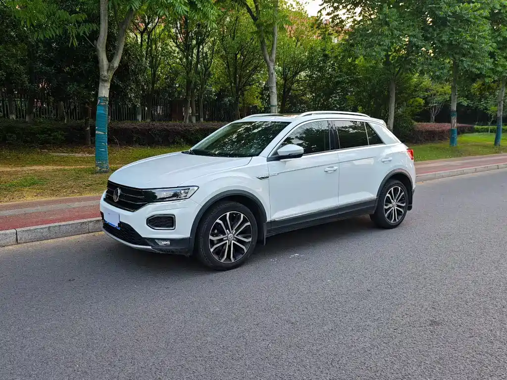 Volkswagen T-Roc 2019 — фото 1