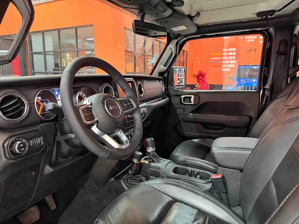 Jeep Wrangler 2020 — фото 11