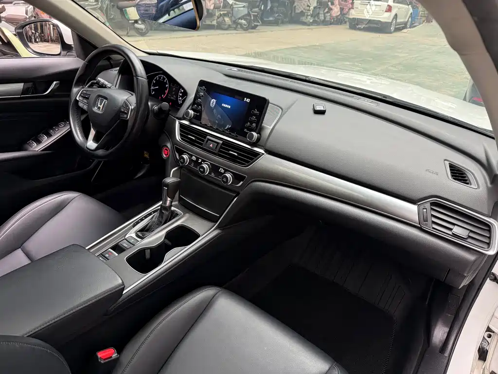 Honda Accord 2019 — фото 14