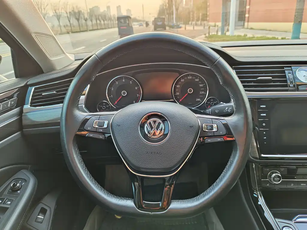 Volkswagen Phideon 2020 — фото 25