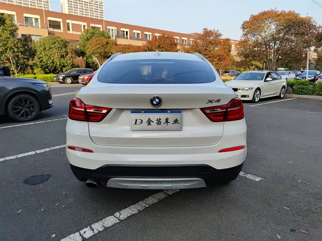 BMW X4 2016 — фото 11