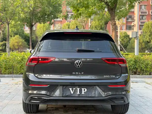 Volkswagen Golf 2021