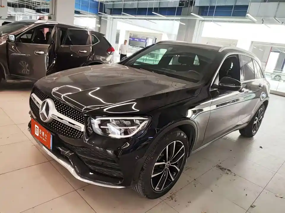 Mercedes-Benz GLC 2021 — фото 1