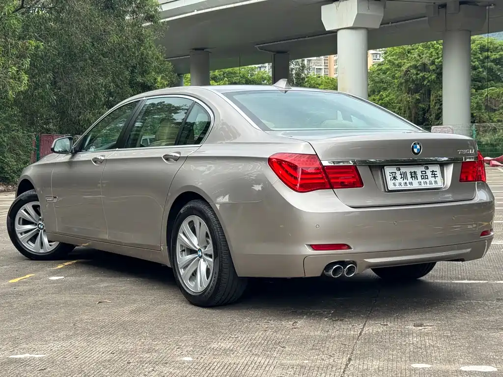 BMW 7 Series 2011 — фото 3