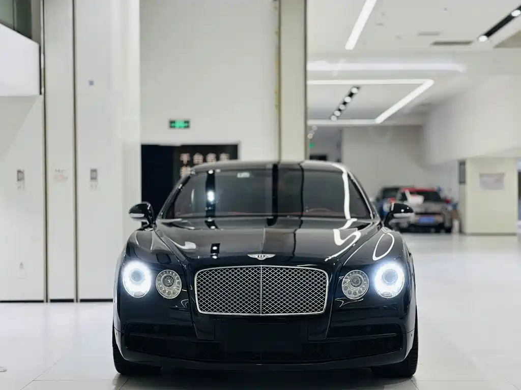 Bentley Flying Spur 2017 — фото 2