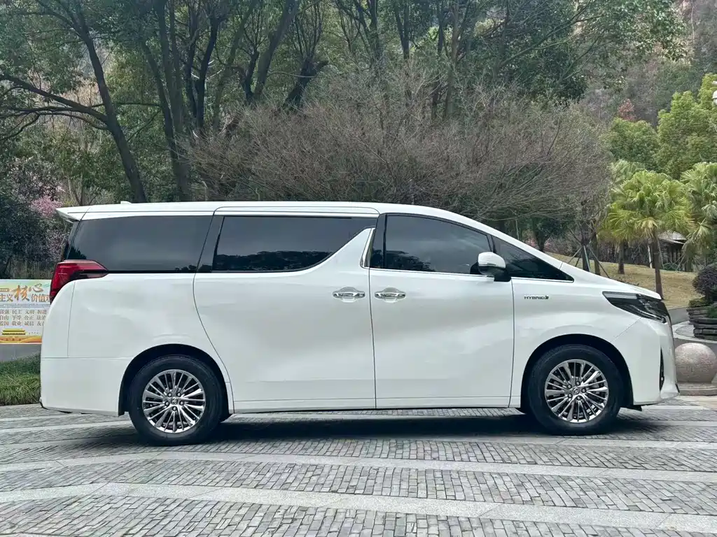 Toyota Alphard 2021 — фото 4