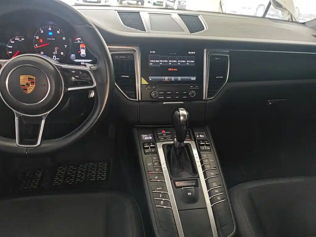 Porsche Macan 2016 — фото 9