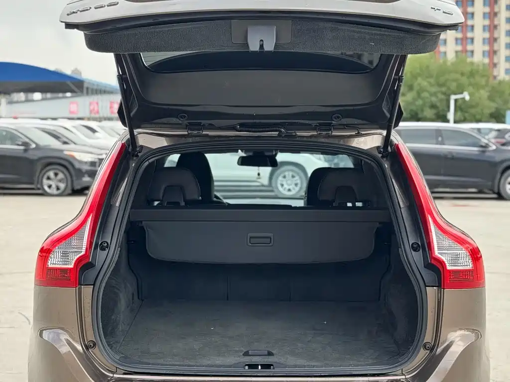 Volvo XC60 2015 — фото 13