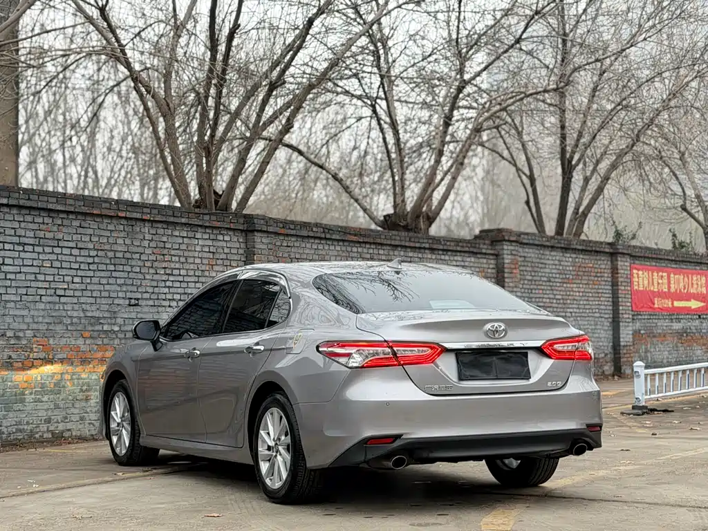 Toyota Camry 2022 — фото 13