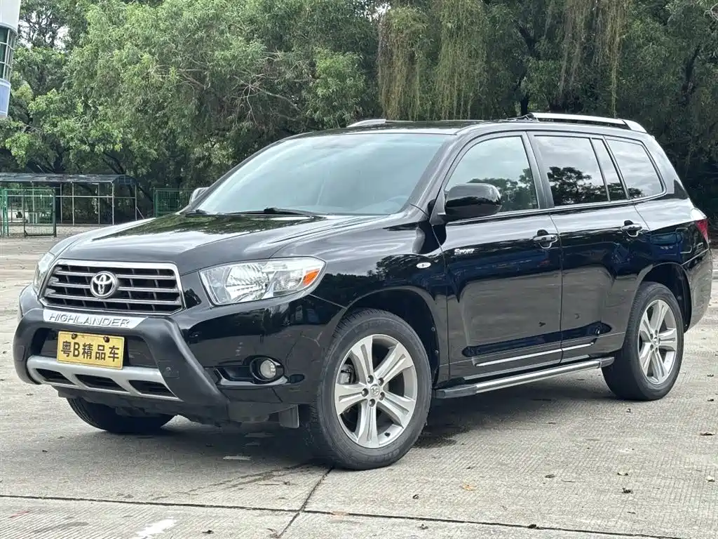 Toyota Highlander 2010 — фото 1
