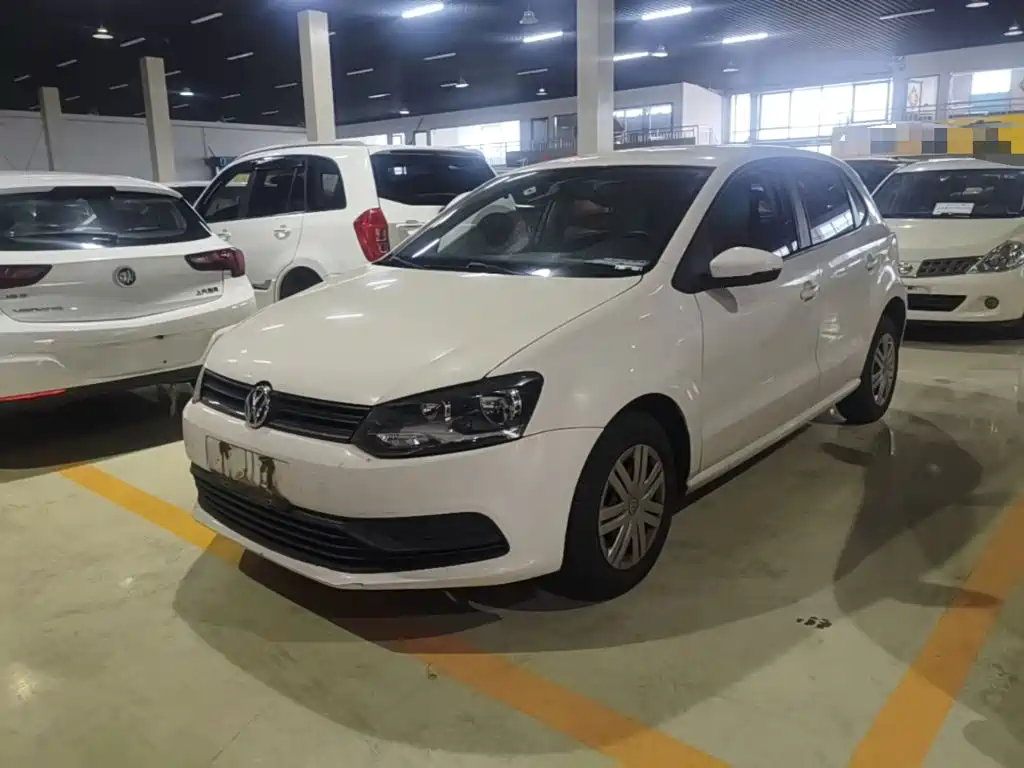 Volkswagen Polo 2015 — фото 1