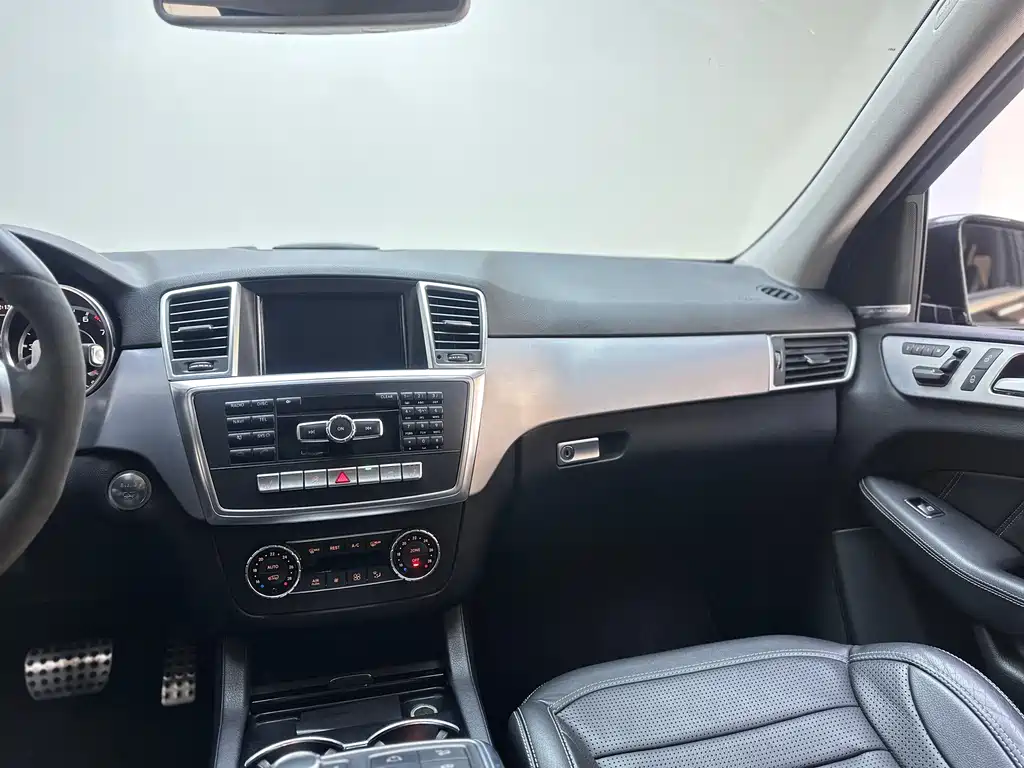 Mercedes-Benz M-Class AMG 2015 — фото 17