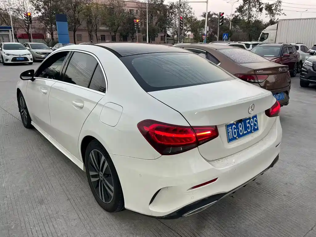 Mercedes-Benz A-Class 2019 — фото 6