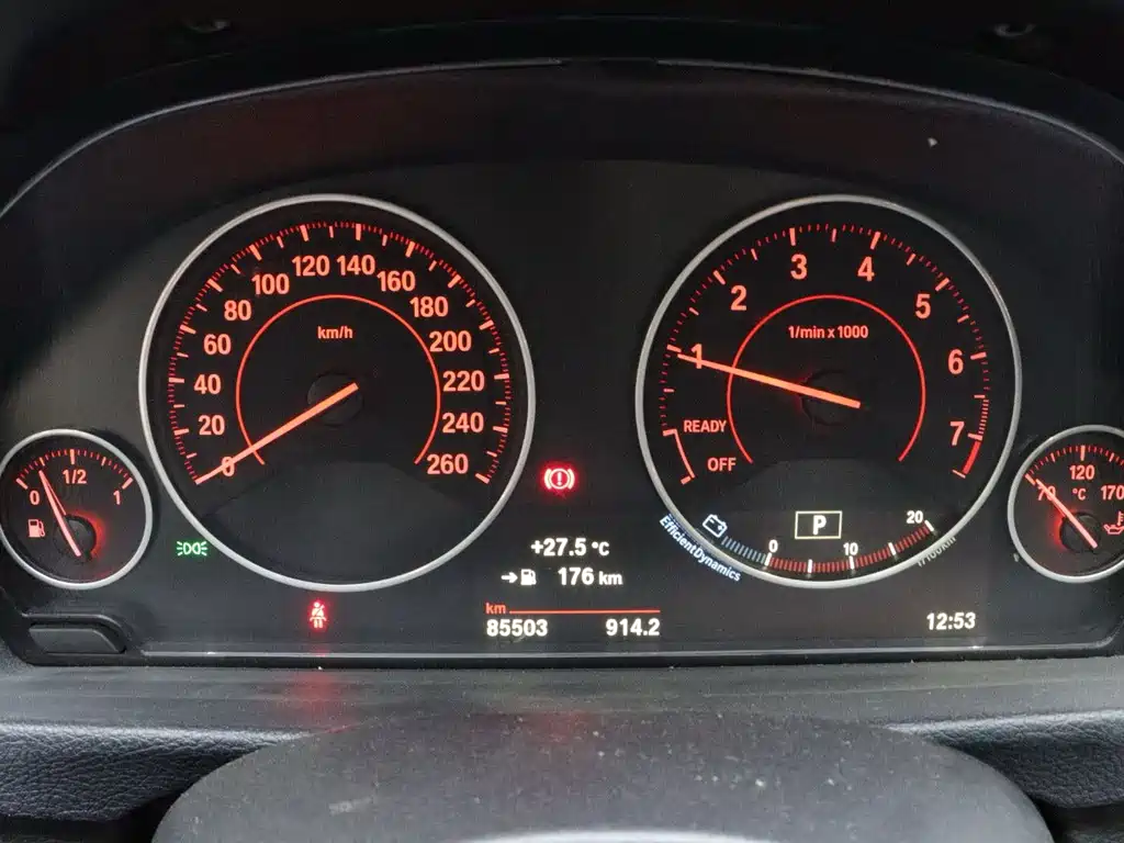 BMW 3 Series 2018 — фото 13