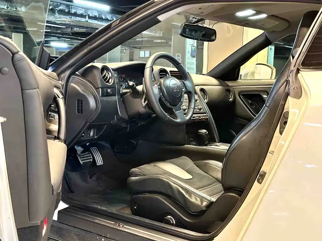 Nissan GT-R 2011