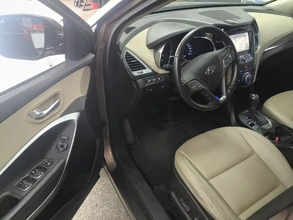 Hyundai Santa Fe 2015 — фото 16