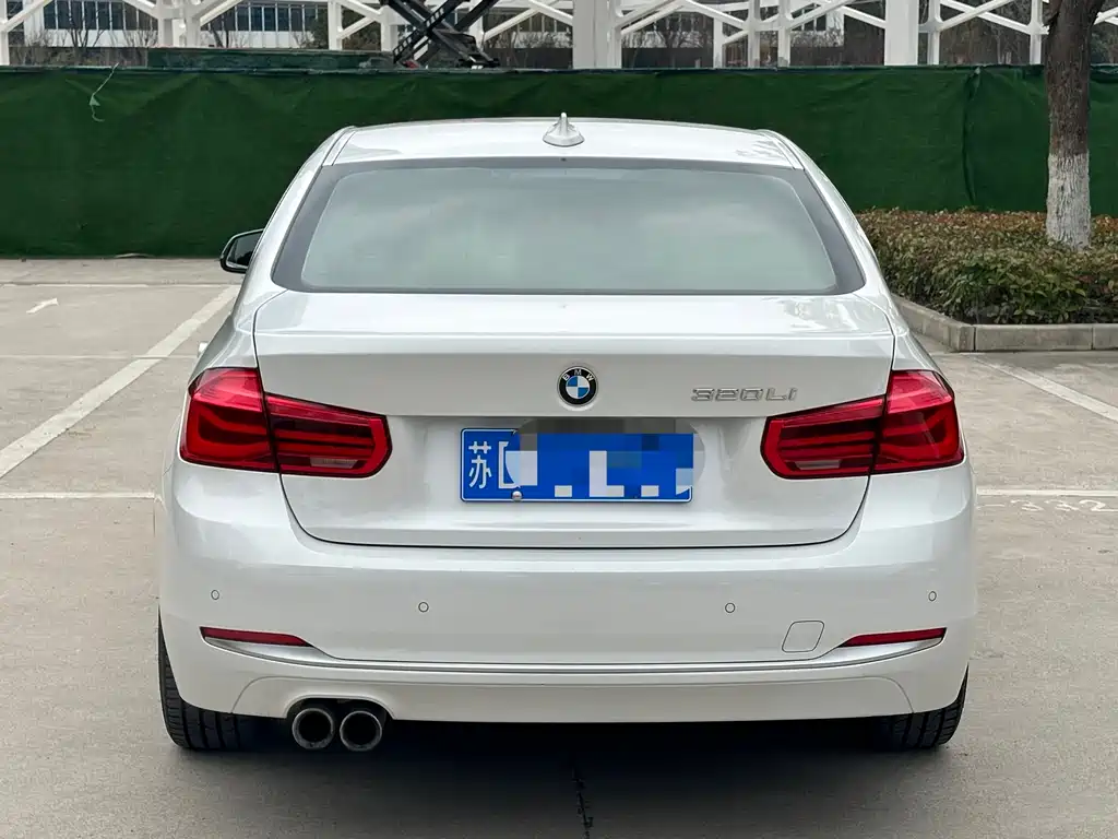 BMW 3 Series 2019 — фото 8