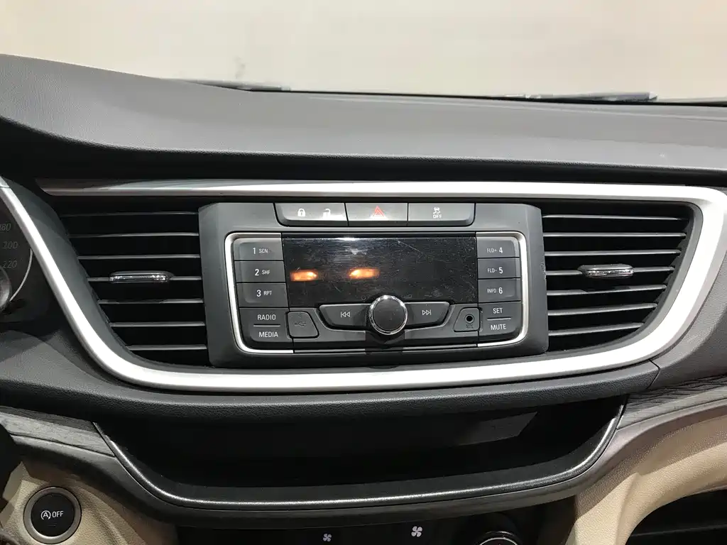 Buick Excelle 2018 — фото 21