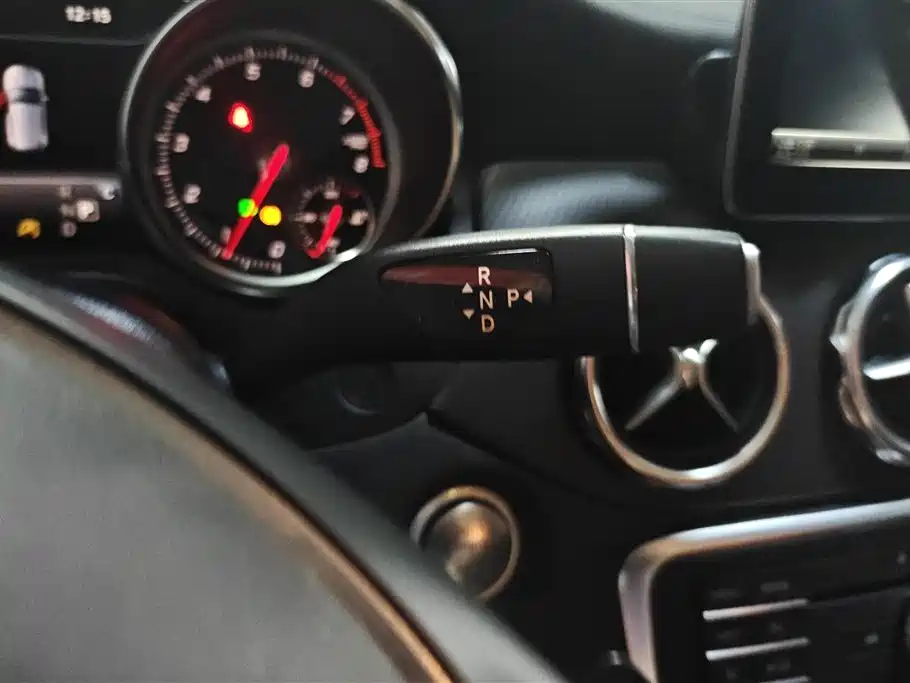 Mercedes-Benz GLA 2018 — фото 16