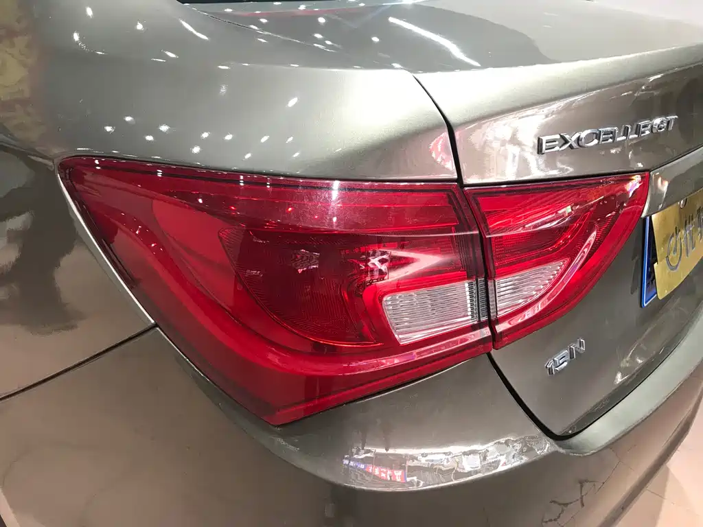 Buick Excelle 2018 — фото 11