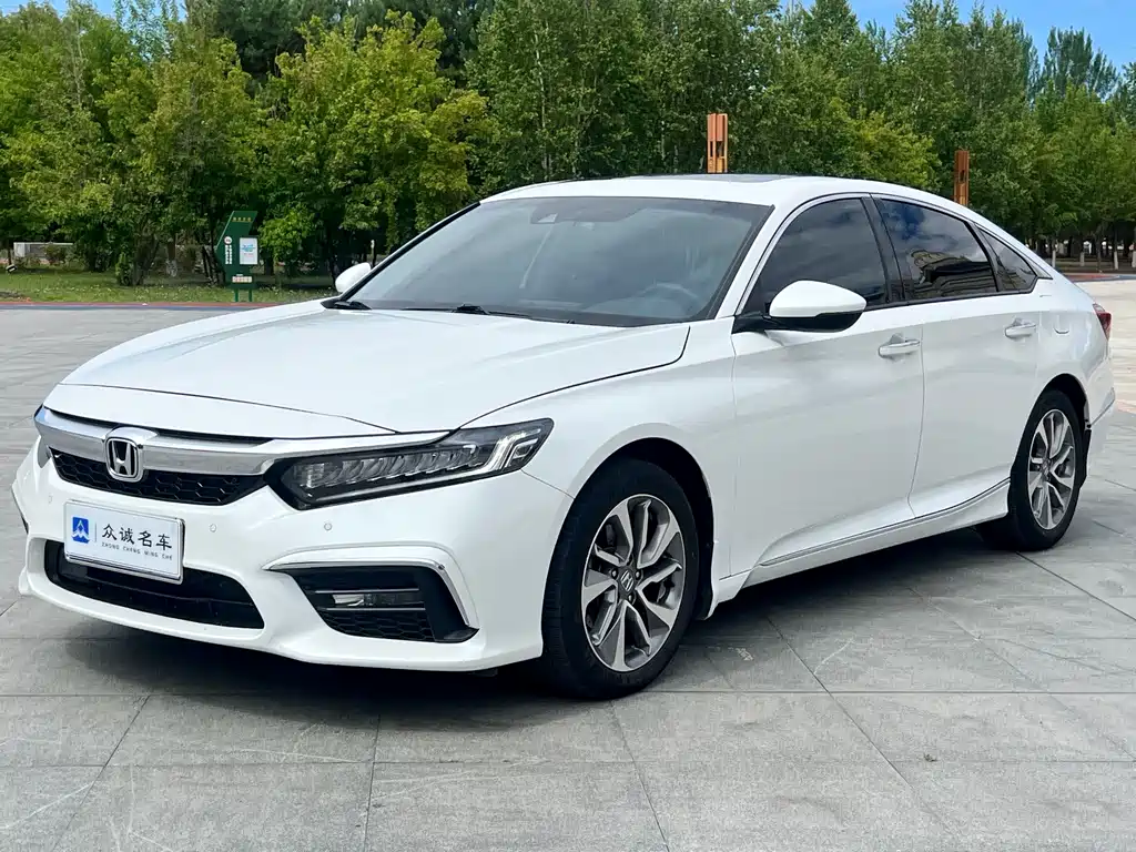 Honda Inspire 2021 — фото 1