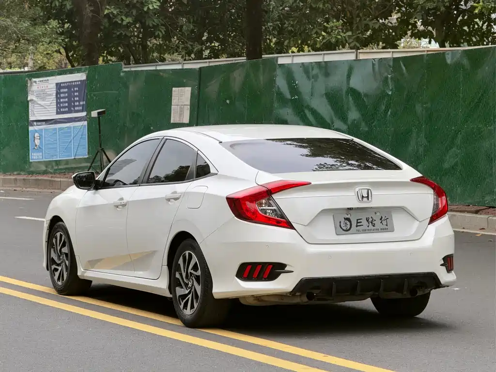 Honda Civic 2017 — фото 22