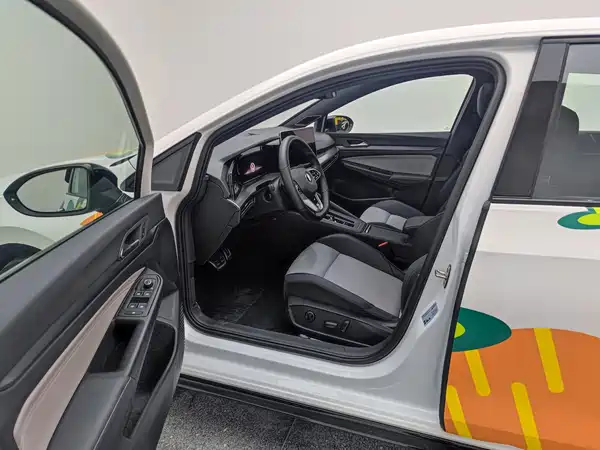 Volkswagen Golf 2024