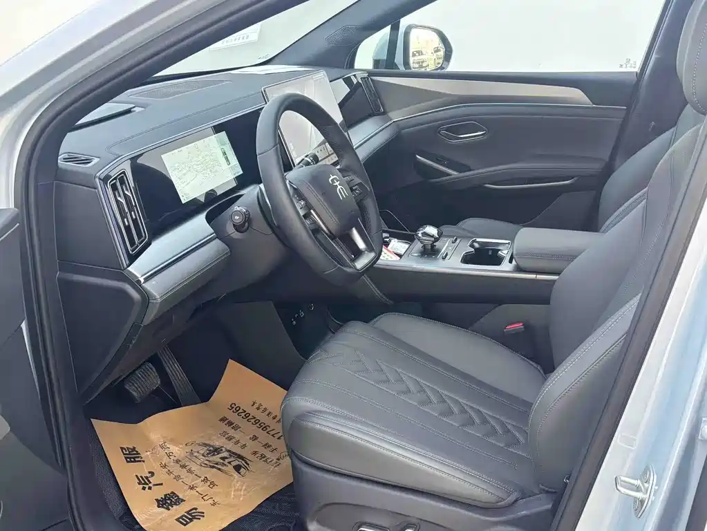 BYD L DM-i 2025 — фото 4