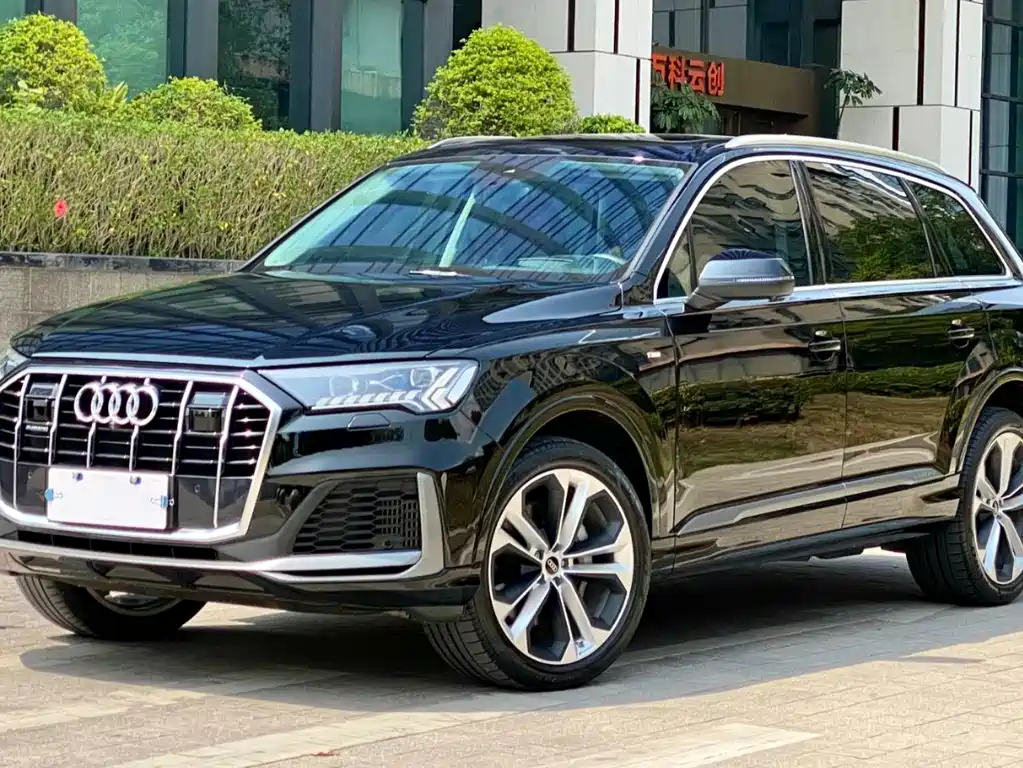 Audi Q7 2021 — фото 1