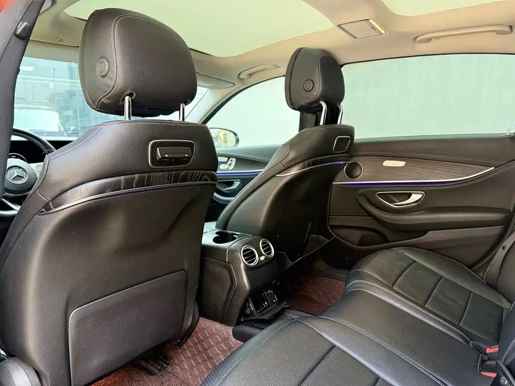 Mercedes-Benz E-Class 2019 — фото 10