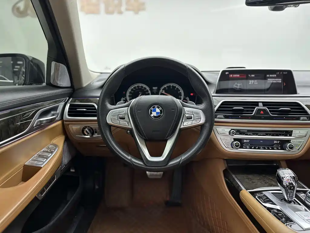 BMW 7 Series 2016 — фото 10