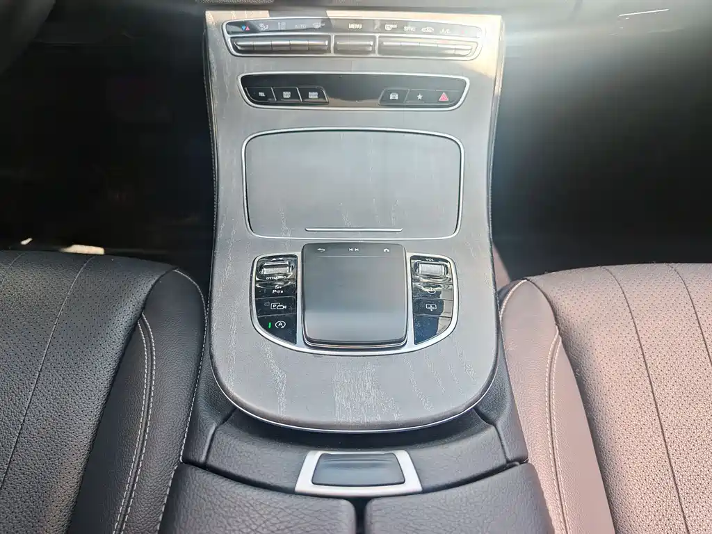 Mercedes-Benz E-Class 2023 — фото 11