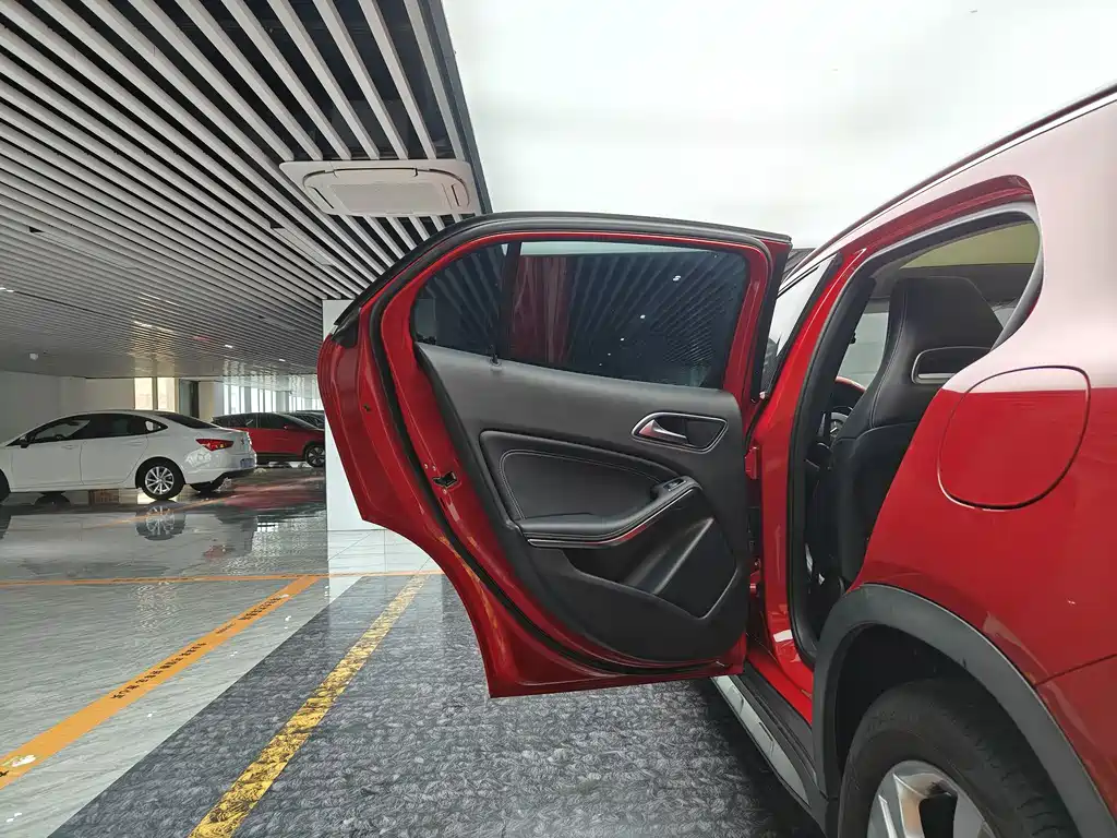 Mercedes-Benz GLA 2016 — фото 9
