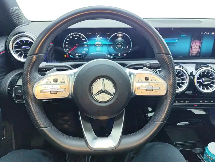Mercedes-Benz A-Class 2022 — фото 15
