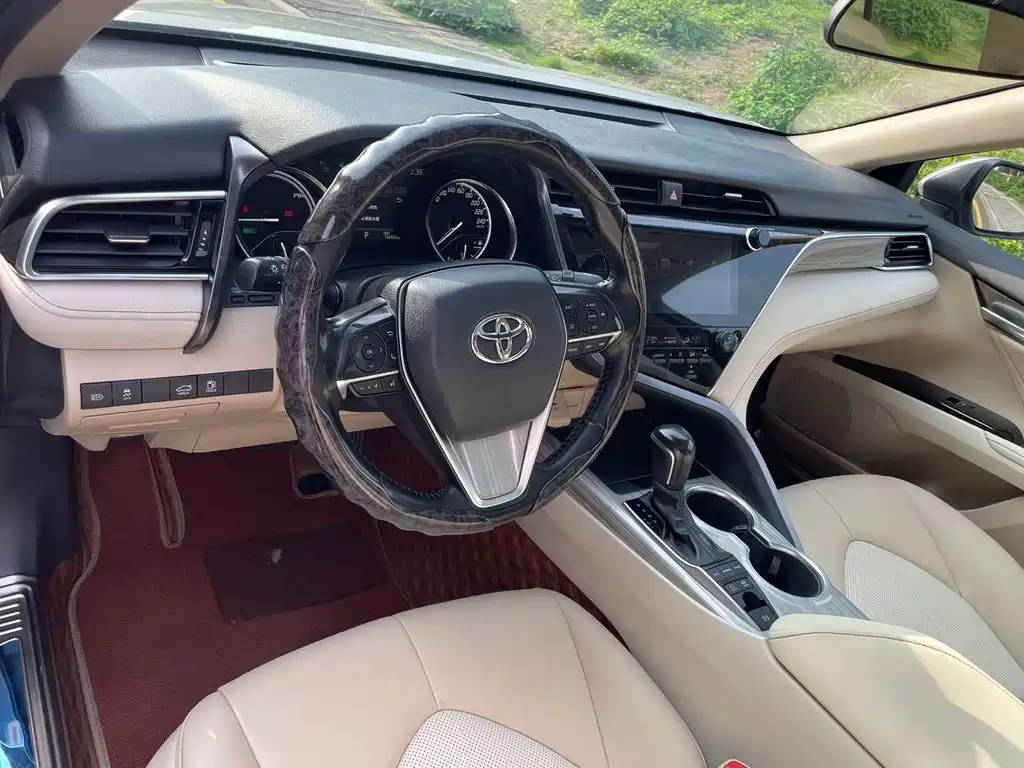 Toyota Camry 2020 — фото 7