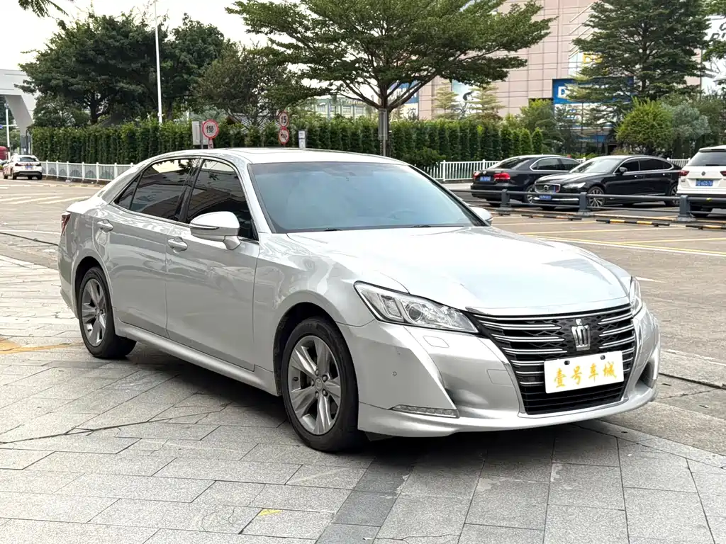 Toyota Crown 2017 — фото 3