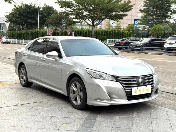 Toyota Crown 2017