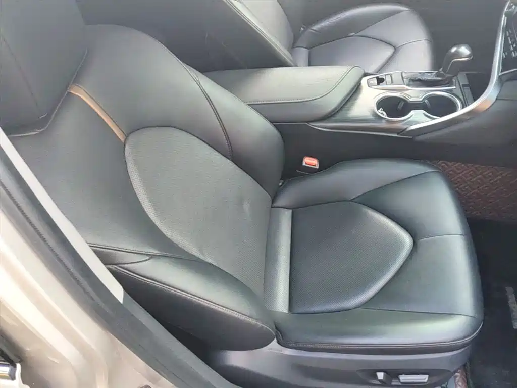 Toyota Camry 2022 — фото 25