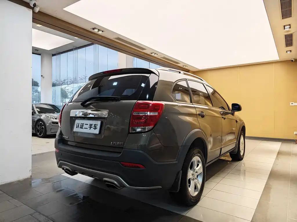 Chevrolet Captiva 2017 — фото 27