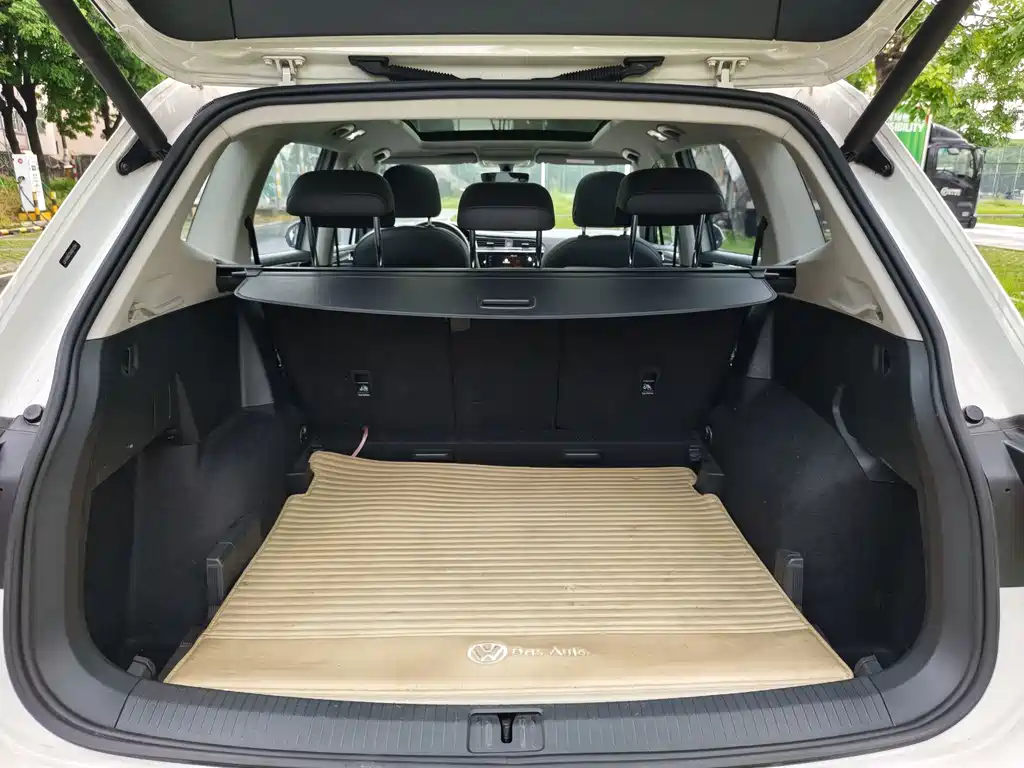 Volkswagen Tiguan L 2021 — фото 20