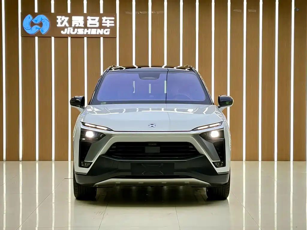 NIO ES8 2021