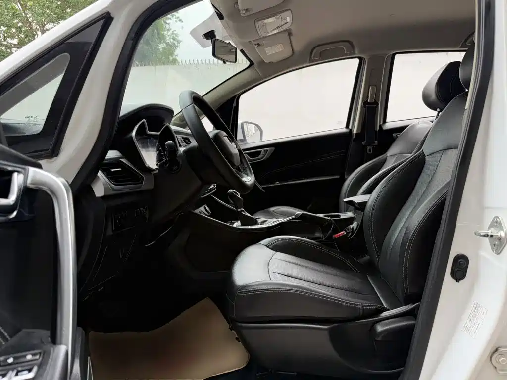 Geely Vision X3 2019 — фото 15