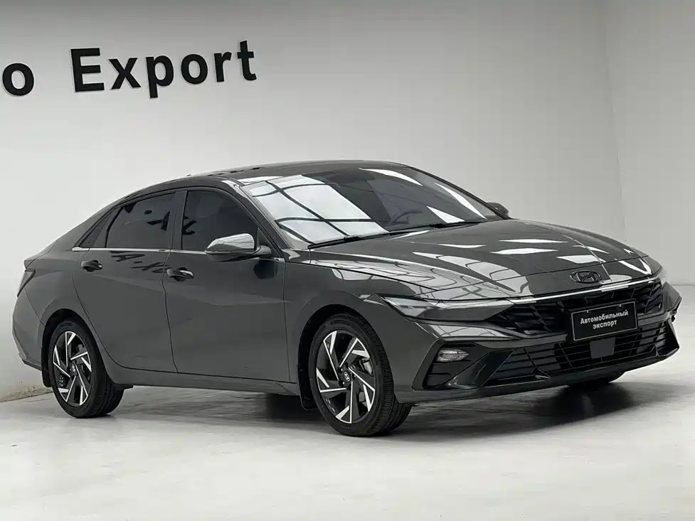 Hyundai Elantra 2025