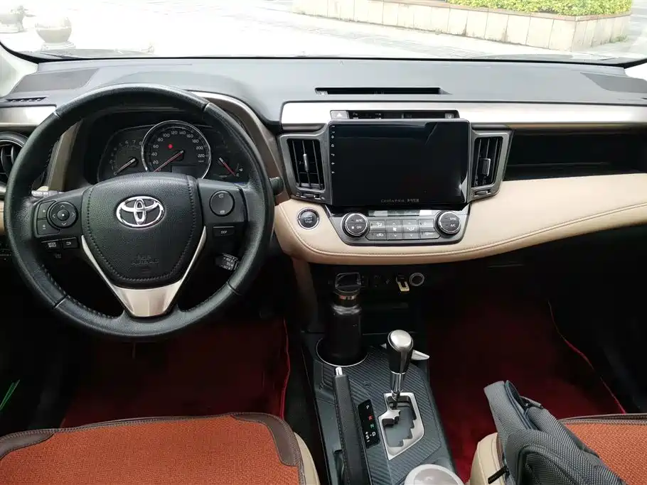 Toyota RAV4 2014 — фото 12
