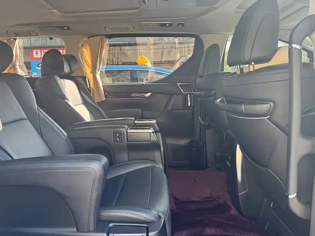 Toyota Vellfire 2018 — фото 6