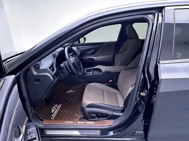 Lexus ES 2024 — фото 13