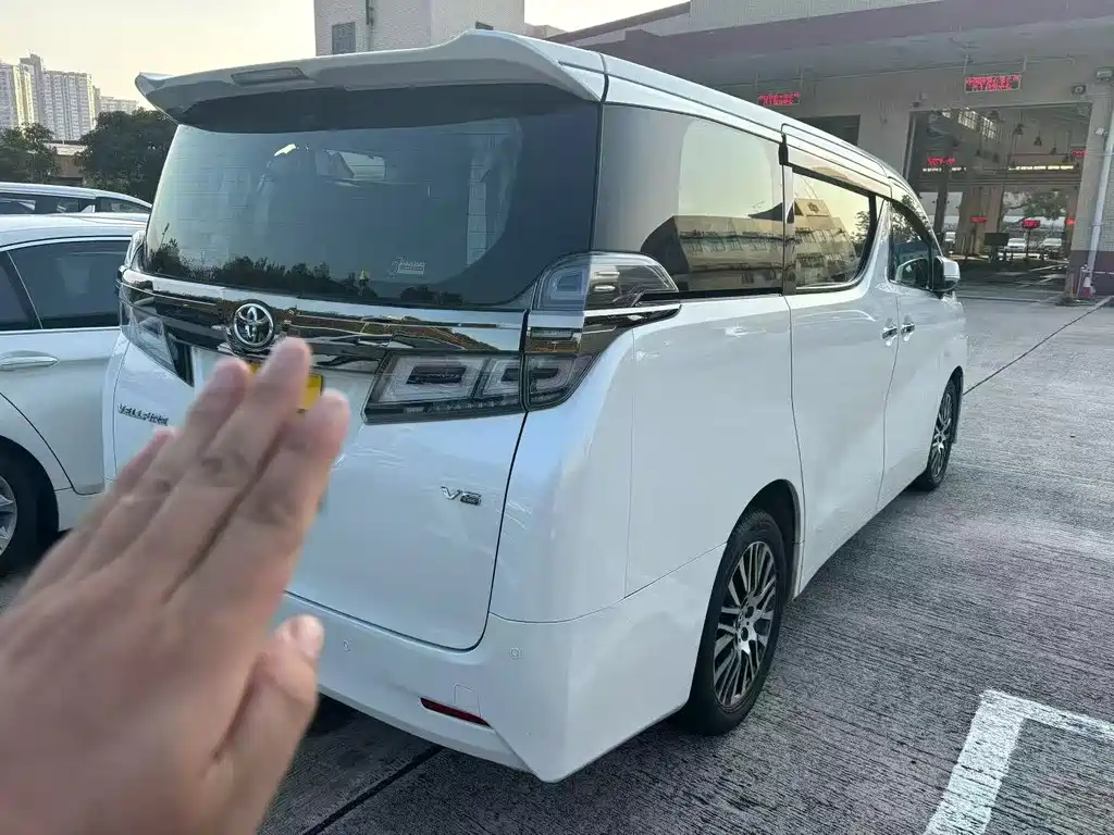 Toyota Vellfire 2018 — фото 12