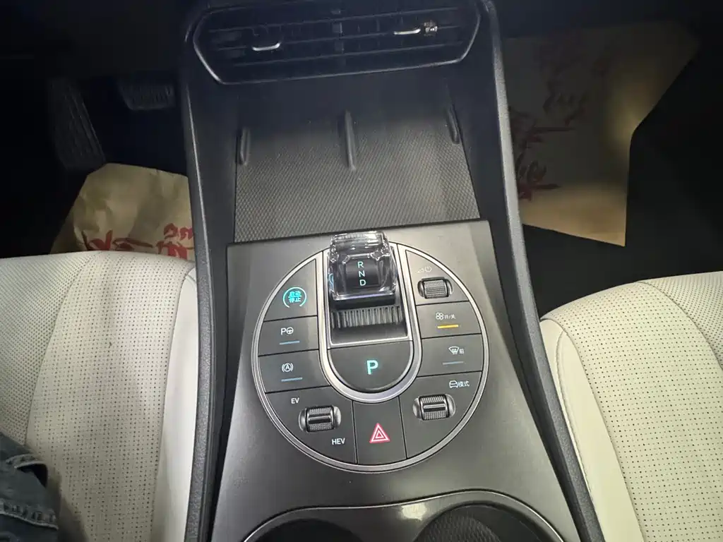 BYD Seal 05 DM-i 2025 — фото 16