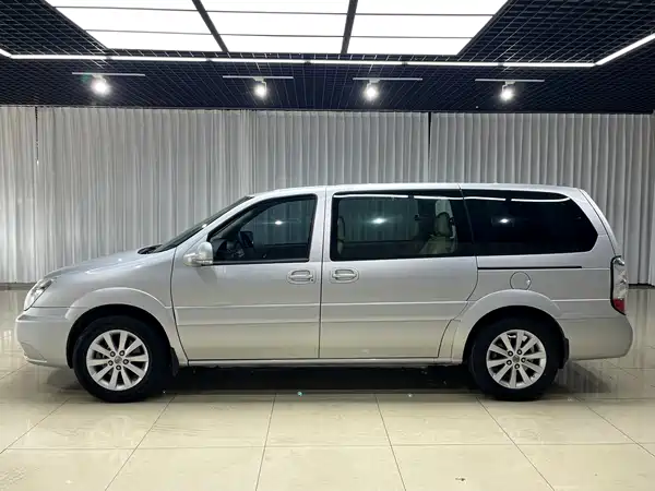 Buick GL8 2012