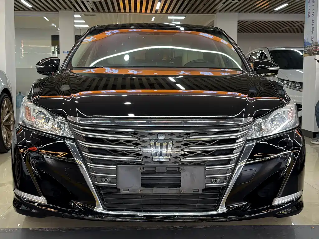 Toyota Crown 2016 — фото 2